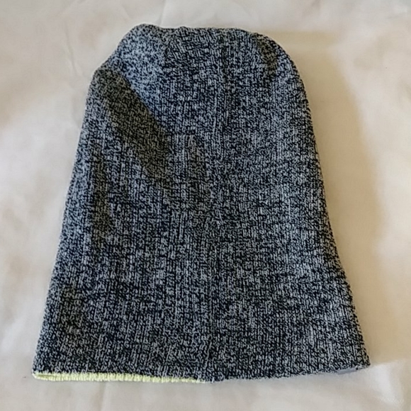 Beanie - Picture 5 of 7